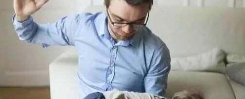 有些家长为什么那么喜欢打孩子(为什么有些家长教育孩子喜欢用打的方式)