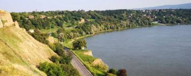 南斯拉夫分成几个国家(南斯拉夫分成几个国家人口有多少)