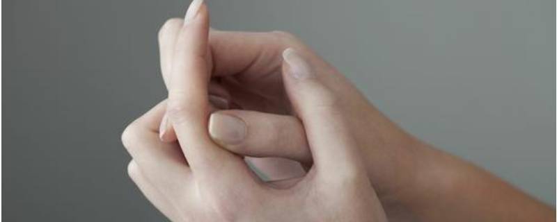 手变细长好看的方法(怎样让手指变得又细又长又好看)