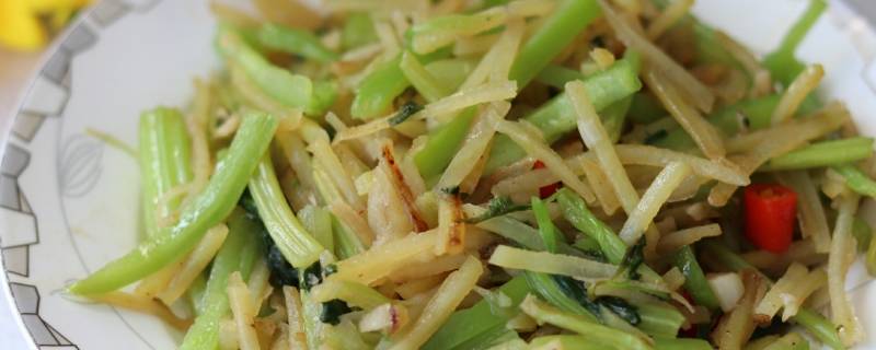 土豆丝芹菜窍门(土豆丝芹菜怎么炒)